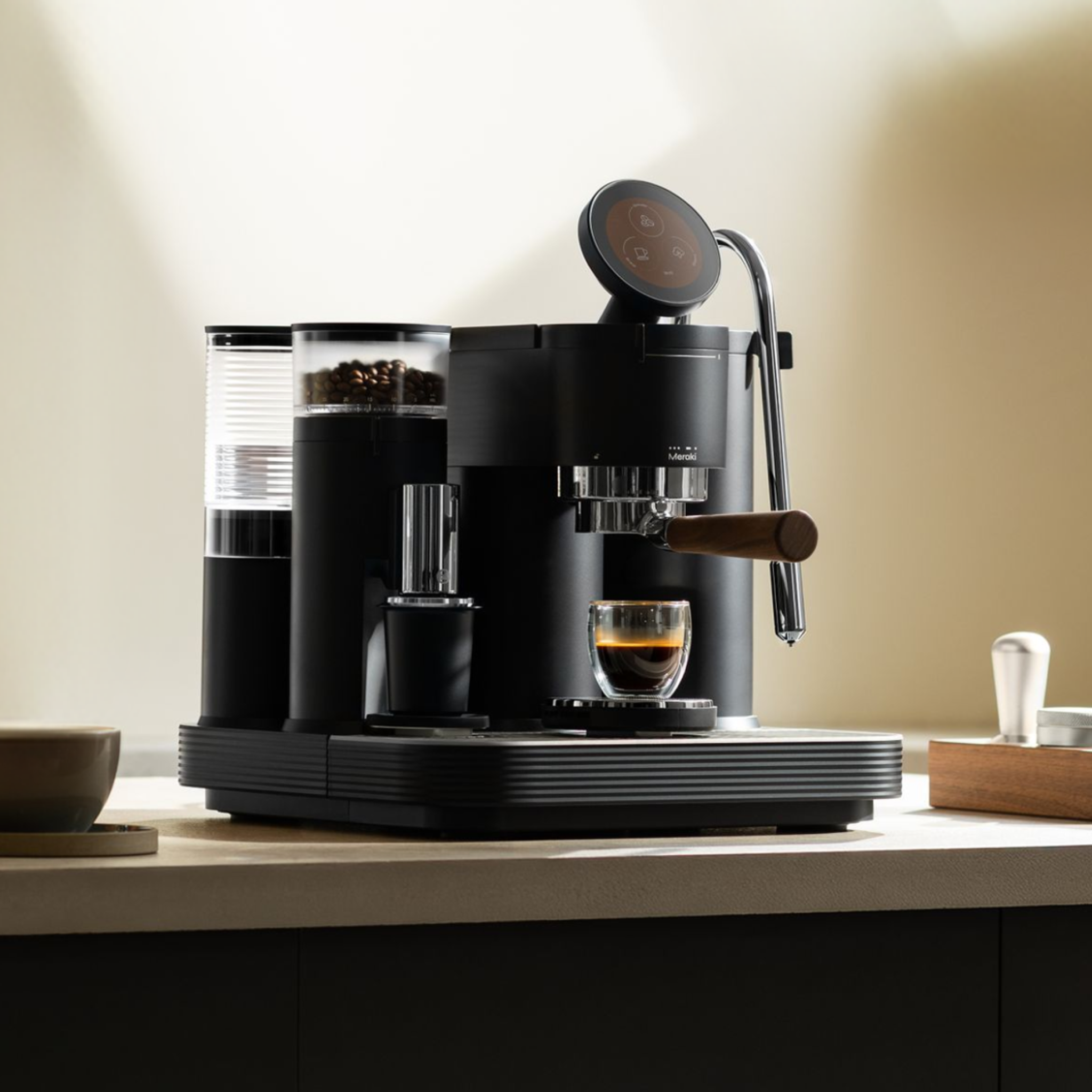 Meraki espresso machine in black